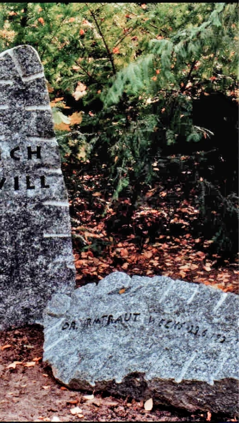 Granit-Findling als Grabstein – Denkwerk für Irmtraut Wecks von Michael Spengler